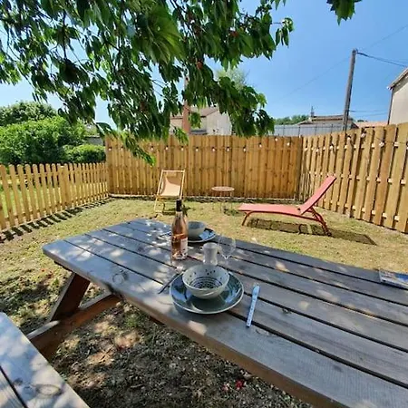 Studio Dans Les Vignes Du Domaine Millaire Fronsac * Fronsac (Gironde)